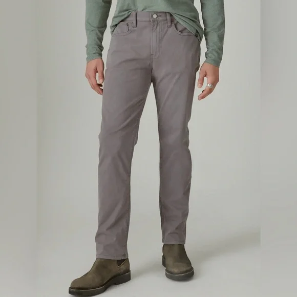 Lucky Brand Men’s 223 Straight Jeans - Picture 1 of 6